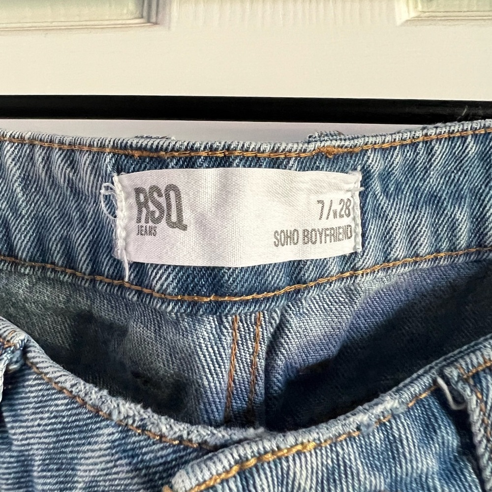 RSQ, soho boyfriend ripped jeans, size 7/ w 28